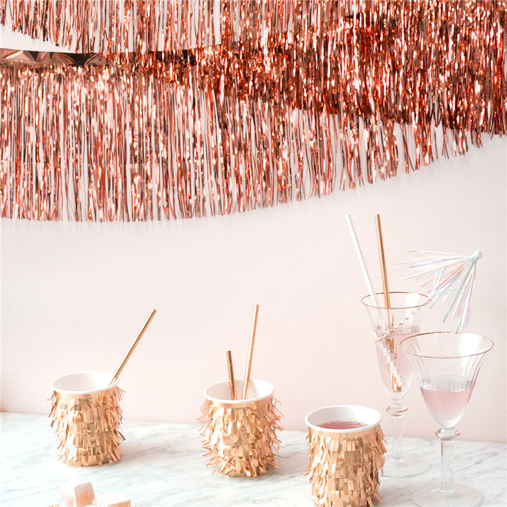 PET-TASSEL-GARLAND-Background-decor